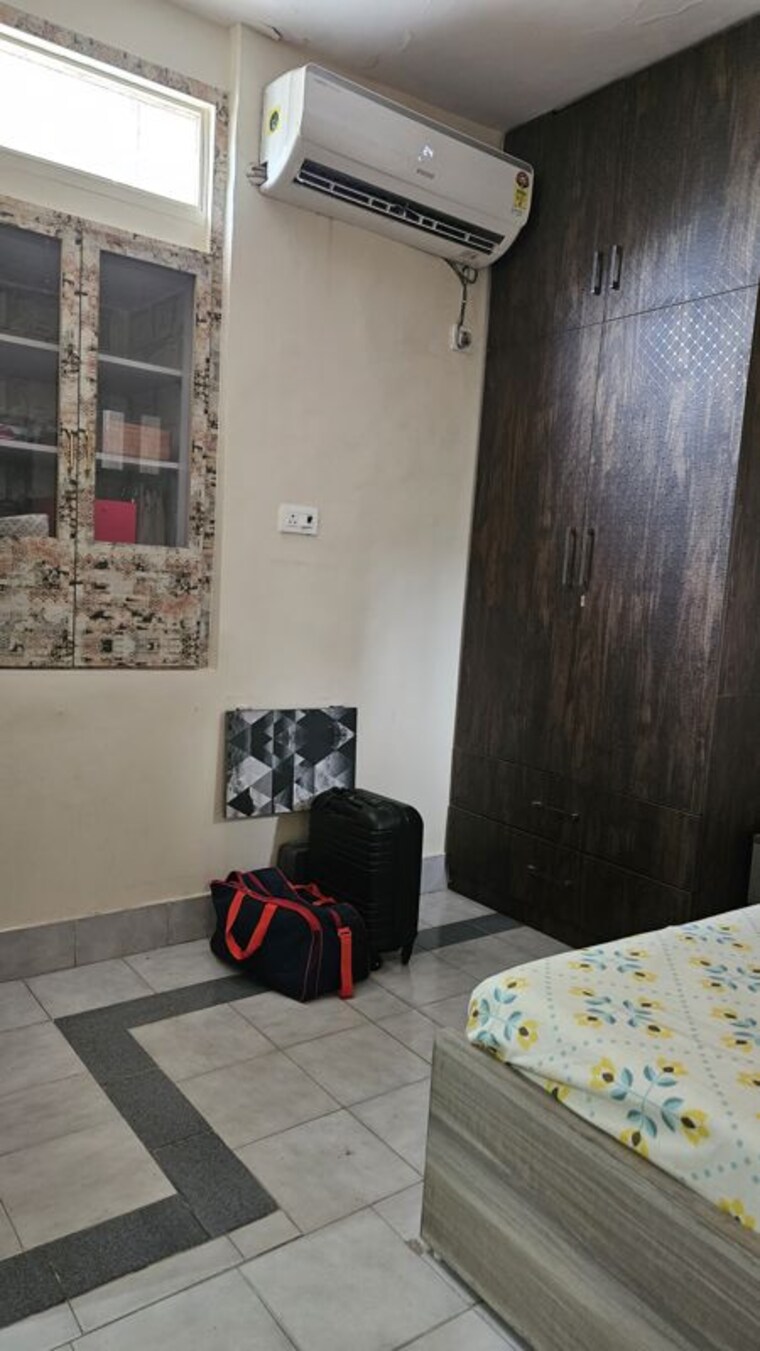 Living Room, rwa-apartments-sector-40 2 Bedroom 958 Sq.Ft. Builder Floor In Sector 40 Noida 10611383