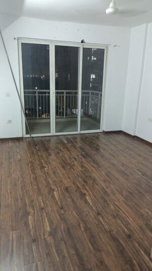 Room in 3 BHK Apartment at SS The Coralwood, Sector 84 – for Rent