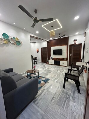 Team Area in  Pg at Vineet Khand 6 – for Rent