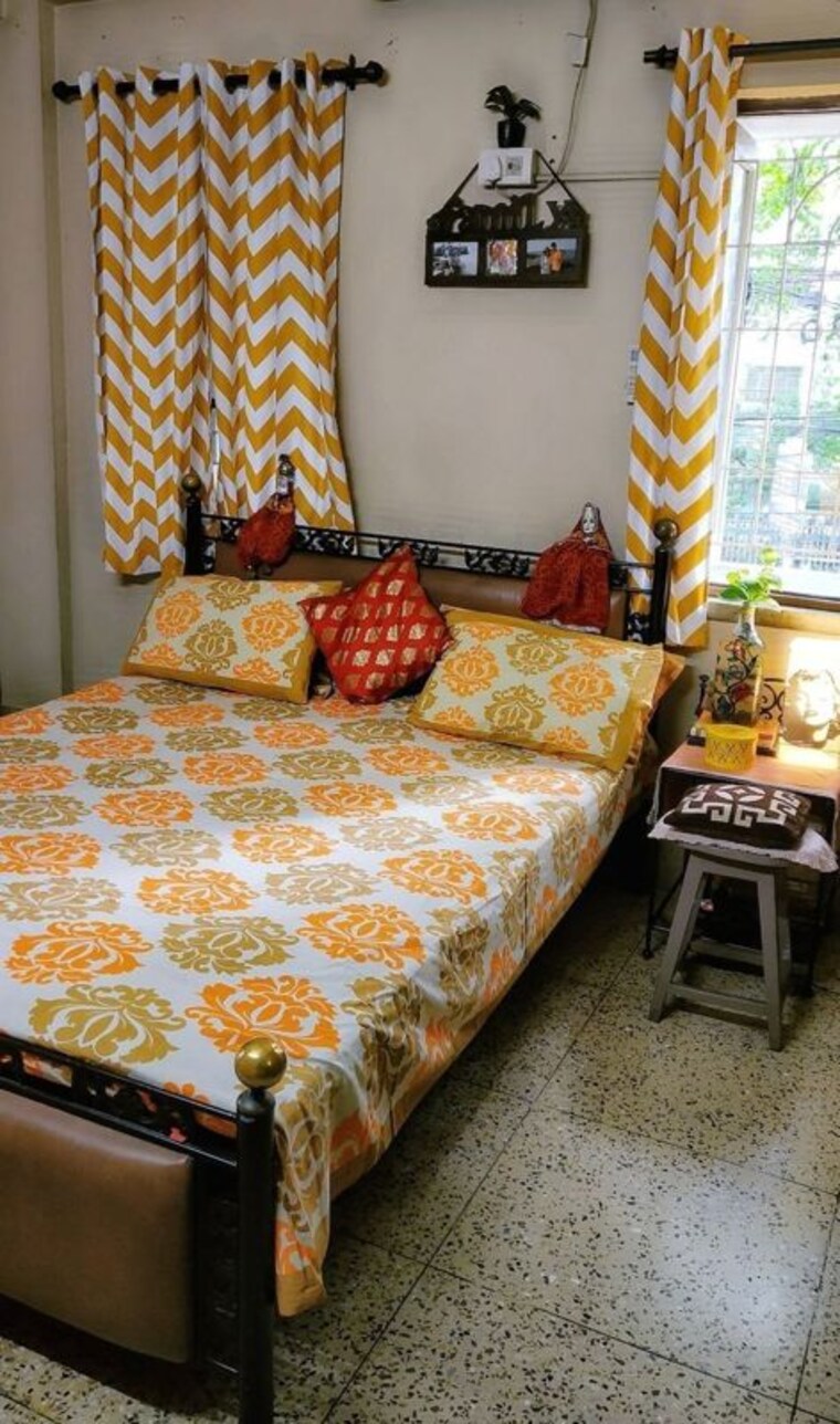 Bedroom, vineet khand 6 Pg For Girls In Vineet Khand 6 10611393