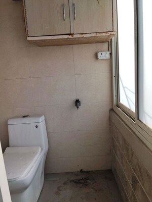 Bathroom in 2 BHK Apartment at RWA Apartments Sector 40, Sector 40 – for Rent