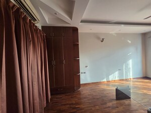Building Lobby in 6+ BHK Independent House at Sector 10 – for Rent