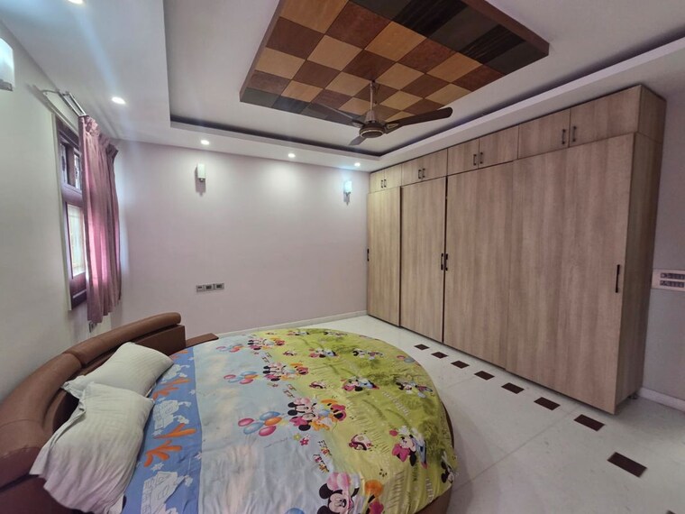 Bedroom, sector 10 6+ Bedroom 500 Sq.Yd. Independent House In Sector 10 Gurgaon 10611406