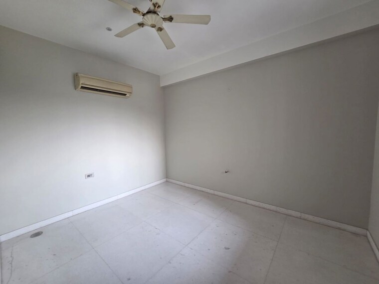 Room, sector 10 6+ Bedroom 500 Sq.Yd. Independent House In Sector 10 Gurgaon 10611406