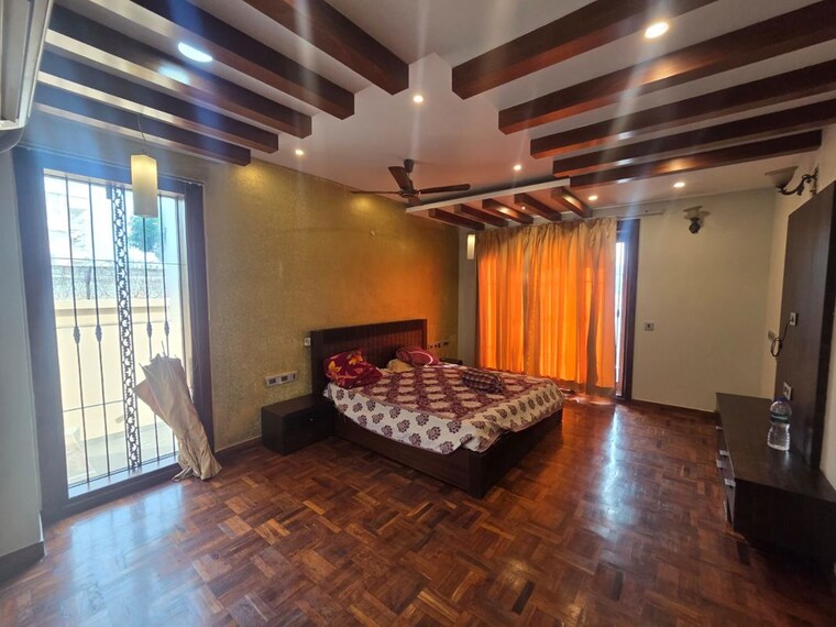 Living Room, sector 10 6+ Bedroom 500 Sq.Yd. Independent House In Sector 10 Gurgaon 10611406