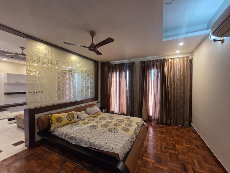 Bedroom, sector 10 6+ Bedroom 500 Sq.Yd. Independent House In Sector 10 Gurgaon 10611406