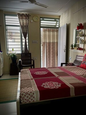 Bedroom in  Pg at Vineet Khand 6 – for Rent