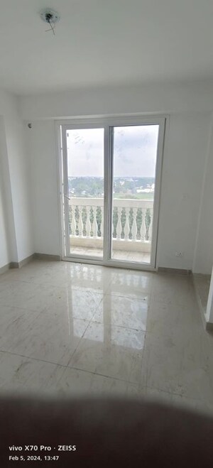 Room in 2 BHK Apartment at Sai Gaon, Kaazi Sarai – for Sale