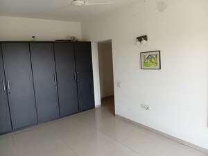 Room in 3 BHK Apartment at Lunkad Skylounge, Kalyani Nagar – for Sale