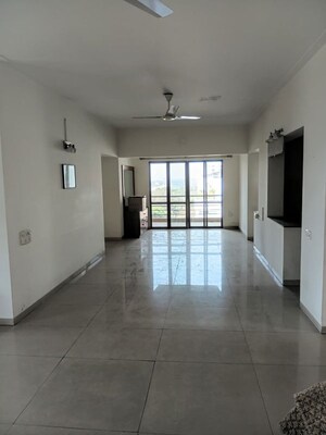 Room in 3 BHK Apartment at Lunkad Skylounge, Kalyani Nagar – for Sale