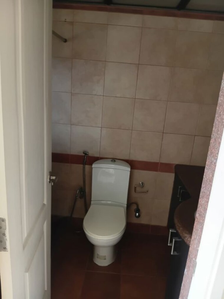 Bathroom, lunkad-skylounge 3 Bedroom 1290 Sq.Ft. Apartment In Kalyani Nagar Pune 10611402