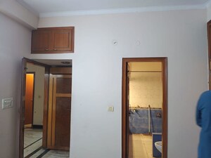 Room in 3 BHK Builder Floor at Sector 40 – for Rent