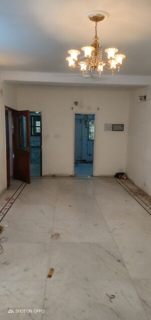Room in 2 BHK Apartment at Vasant Kunj – for Rent