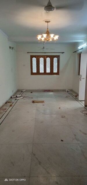 Room in 2 BHK Apartment at Vasant Kunj – for Rent