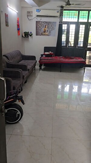 3 BHK Builder Floor For Rent in Naraina