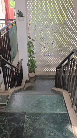 3 BHK Builder Floor – Entrance View at Naraina - for Rent