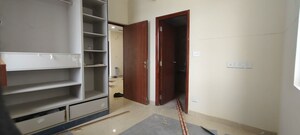 Room in 3 BHK Apartment at Aurobindo The Regent, Kondapur – for Rent