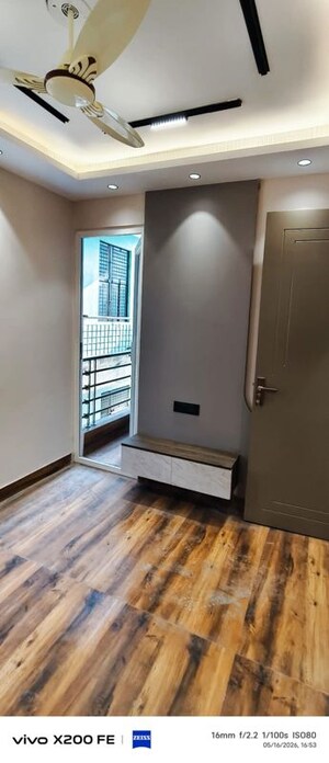 Room in 2 BHK Builder Floor at Dwarka Mor – for Sale