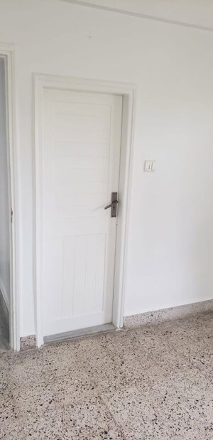  2 BHK Apartment at Noopur CHS, Vile Parle West – for Rent