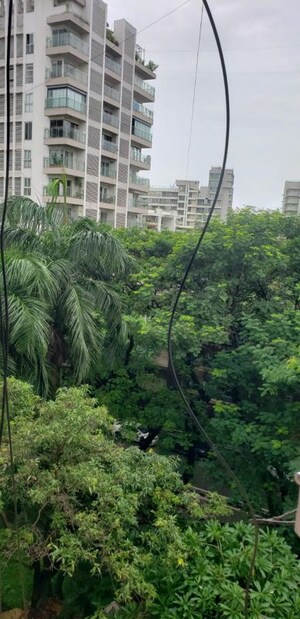 2 BHK Apartment – Garden View at Noopur CHS, Vile Parle West - for Rent