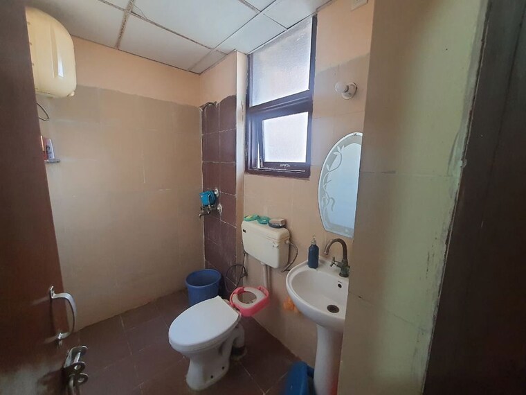Bathroom, bptp-park-elite-floor-ii 3 Bedroom 278 Sq.Yd. Builder Floor In Sector 75 Faridabad 10611471