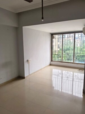 Room in 2 BHK Apartment at Fortune Heritage, Bandra West – for Rent