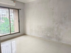 Room in 2 BHK Apartment at Fortune Heritage, Bandra West – for Rent