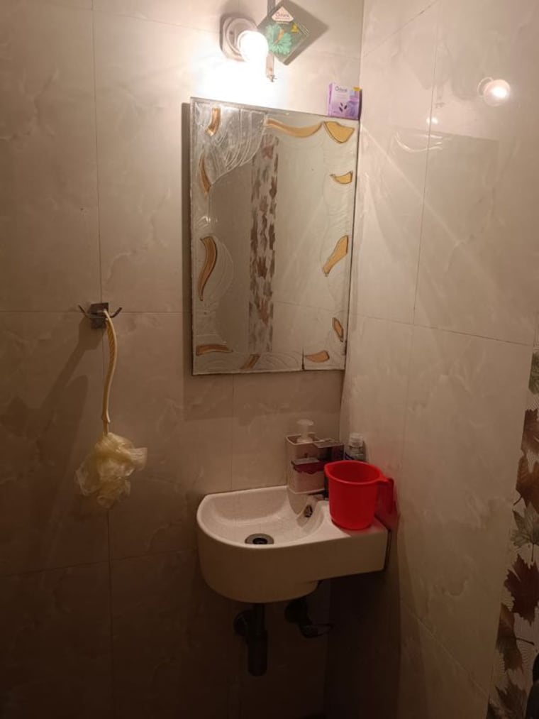 Bathroom, mangal-gopal-chs 1.5 Bedroom 800 Sq.Ft. Apartment In Kalina Mumbai 10611482