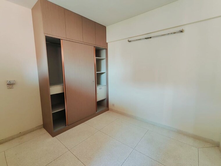 Room, dlf-the-wellington-estate 4 Bedroom 1740 Sq.Ft. Apartment In Dlf Phase V Gurgaon 10611498