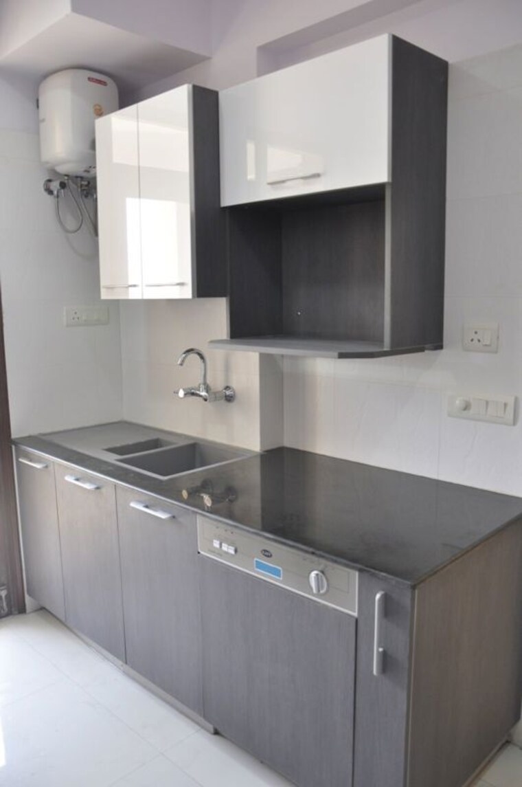 Kitchen, dlf-the-wellington-estate 4 Bedroom 1740 Sq.Ft. Apartment In Dlf Phase V Gurgaon 10611498