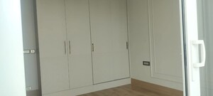 Furnished Amenities in 4 BHK Apartment at DLF Park Place, Sector 54 – for Sale