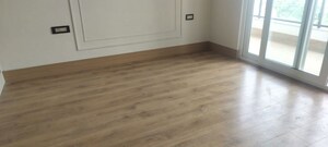 Room in 4 BHK Apartment at DLF Park Place, Sector 54 – for Sale