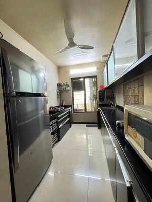 Kitchen in 2.5 BHK Apartment at Oberoi Realty Woods, Goregaon East – for Rent