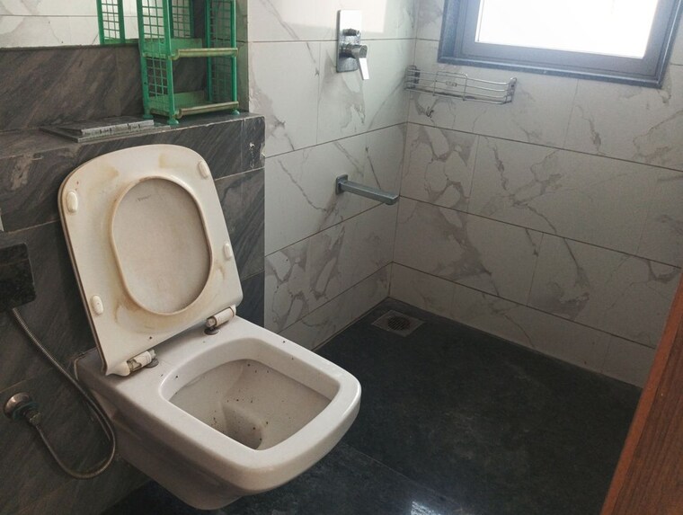 Bathroom, kalpataru-parkcity-sunrise 2 Bedroom 535 Sq.Ft. Apartment In Kolshet Road Thane 10611555