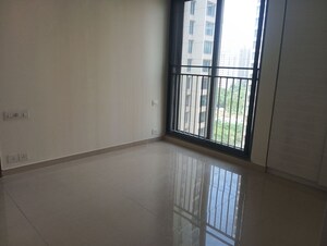 Room in 2 BHK Apartment at Kalpataru Parkcity Sunrise, Kolshet Road – for Rent