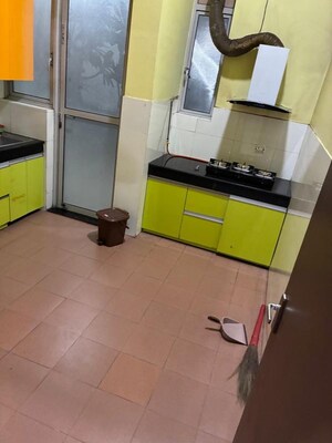 Team Area in 3 BHK Builder Floor at Smart World Orchard, Sector 61 – for Rent