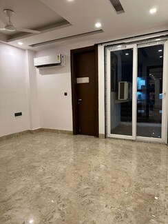3 BHK + Prayer Room,Servant Room,Study Room,Extra Room,Basement,Store Room Builder Floor For Rent in Smart World Orchard