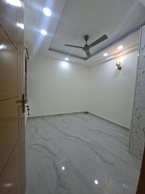 Room in 2 BHK Builder Floor at Chattarpur – for Rent