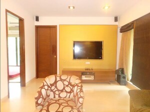 Bedroom in 2 BHK Apartment at Park Heights, Khar West – for Rent