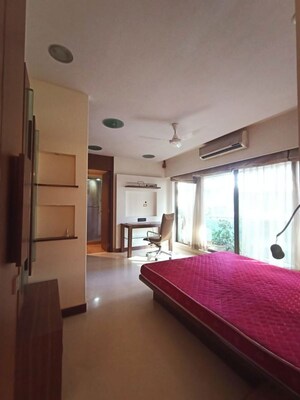 Bedroom in 2 BHK Apartment at Park Heights, Khar West – for Rent