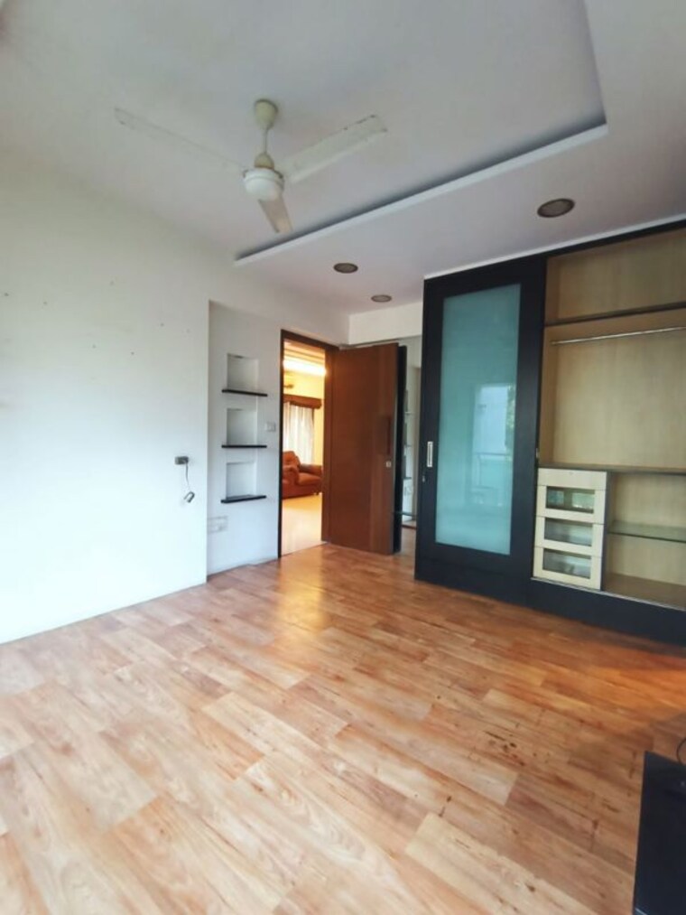 Room, park-heights 2 Bedroom 1200 Sq.Ft. Apartment In Khar West Mumbai 10611509