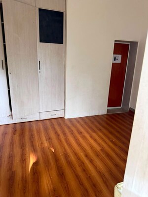 Bedroom in 2.5 BHK Apartment at Bandra West – for Rent