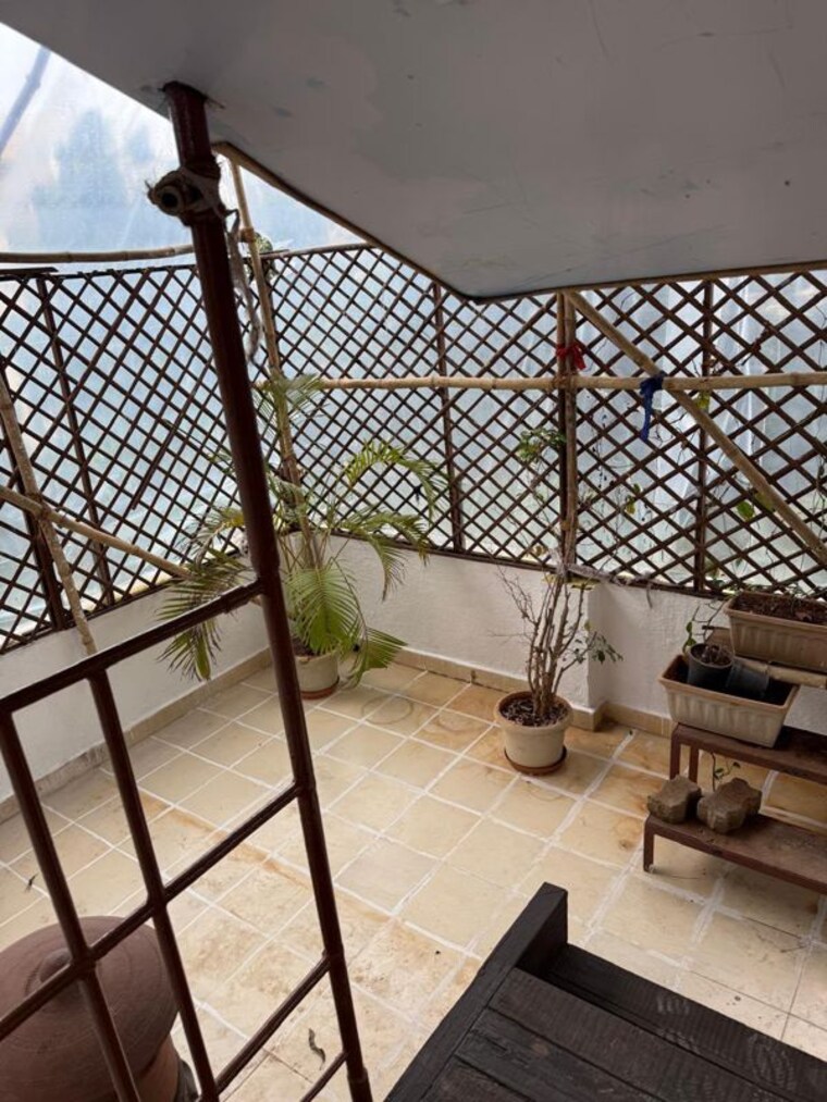 Balcony, bandra west 2.5 Bedroom 1600 Sq.Ft. Apartment In Bandra West Mumbai 10609190