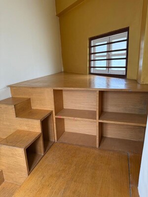 Room in 2.5 BHK Apartment at Bandra West – for Rent