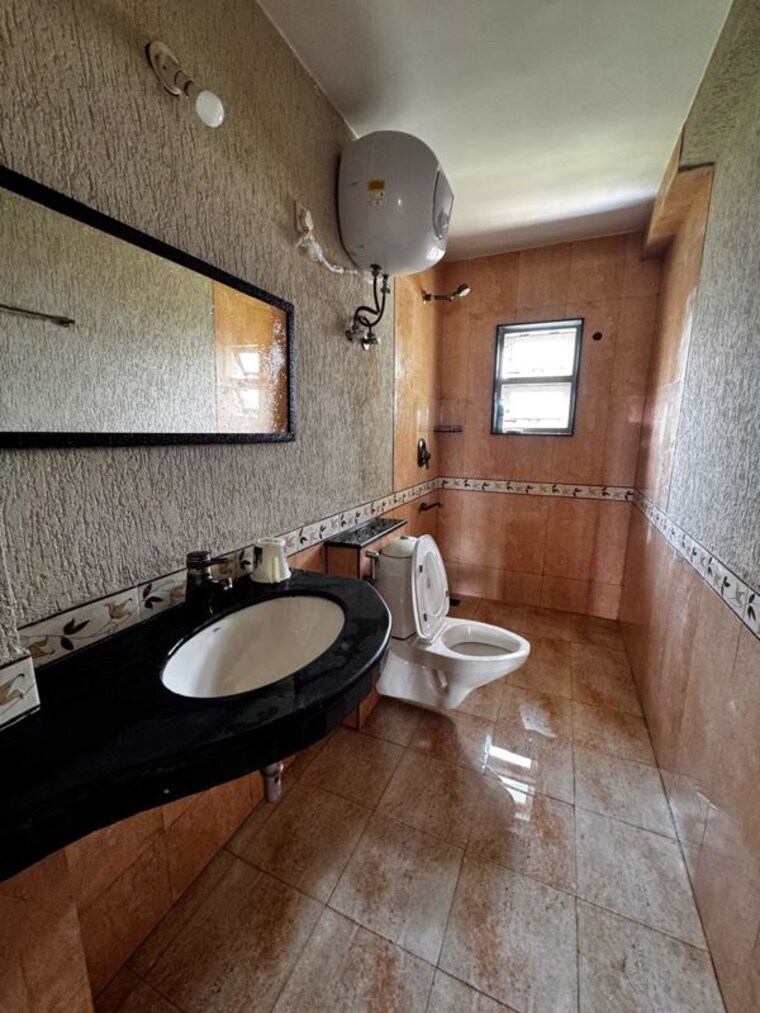 Bathroom, caranzalem 3 Bedroom 1500 Sq.Ft. Apartment In Caranzalem Goa 10611620