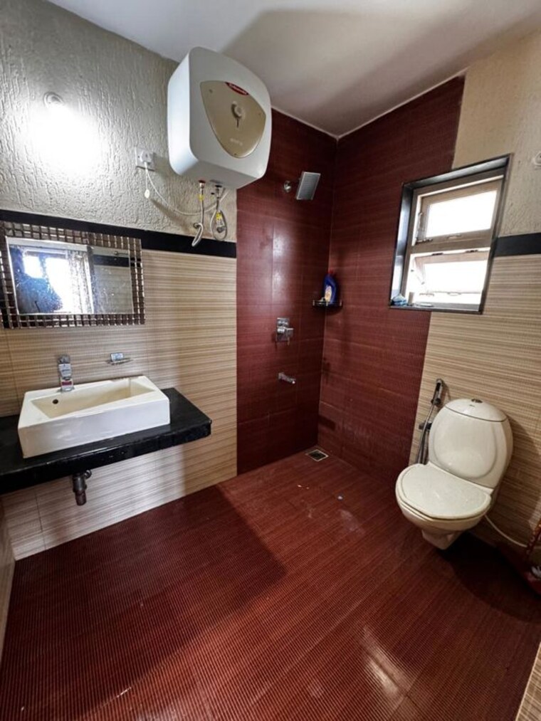 Bathroom, caranzalem 3 Bedroom 1500 Sq.Ft. Apartment In Caranzalem Goa 10611620