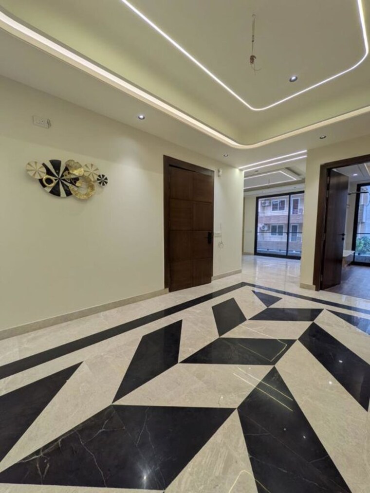  Parking, sector 57 2 Bedroom 270 Sq.Yd. Builder Floor In Sector 57 Gurgaon 10611625