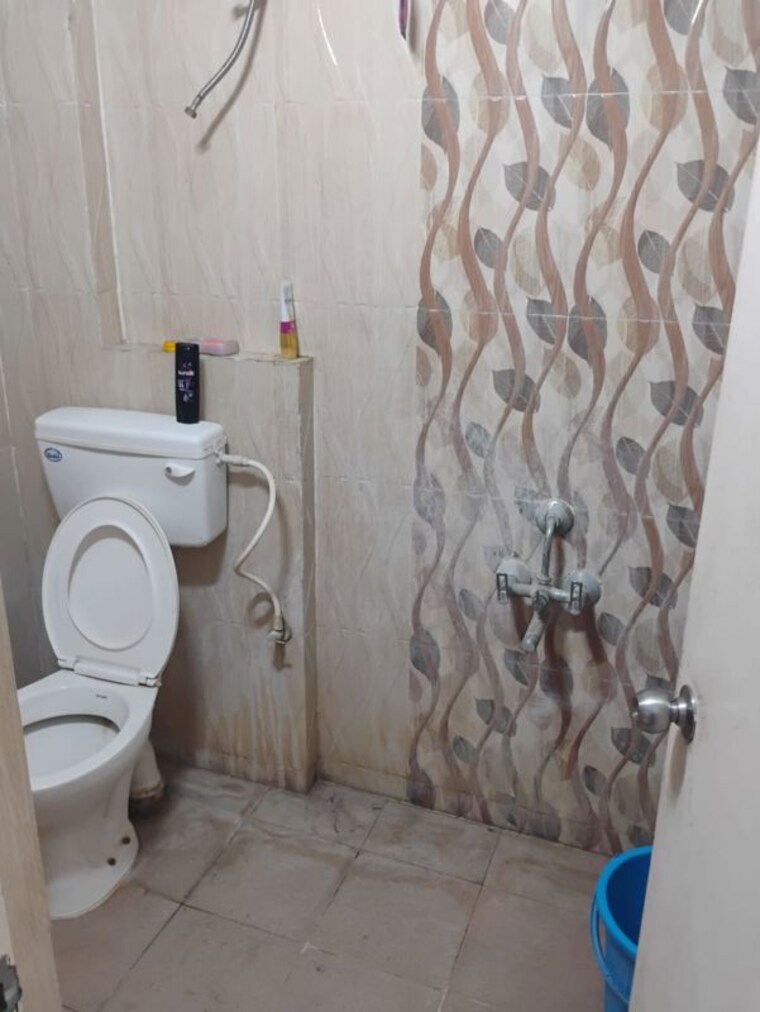 Bathroom, amarprakash-temple-waves 3 Bedroom 1400 Sq.Ft. Apartment In Chromepet Chennai 10609666