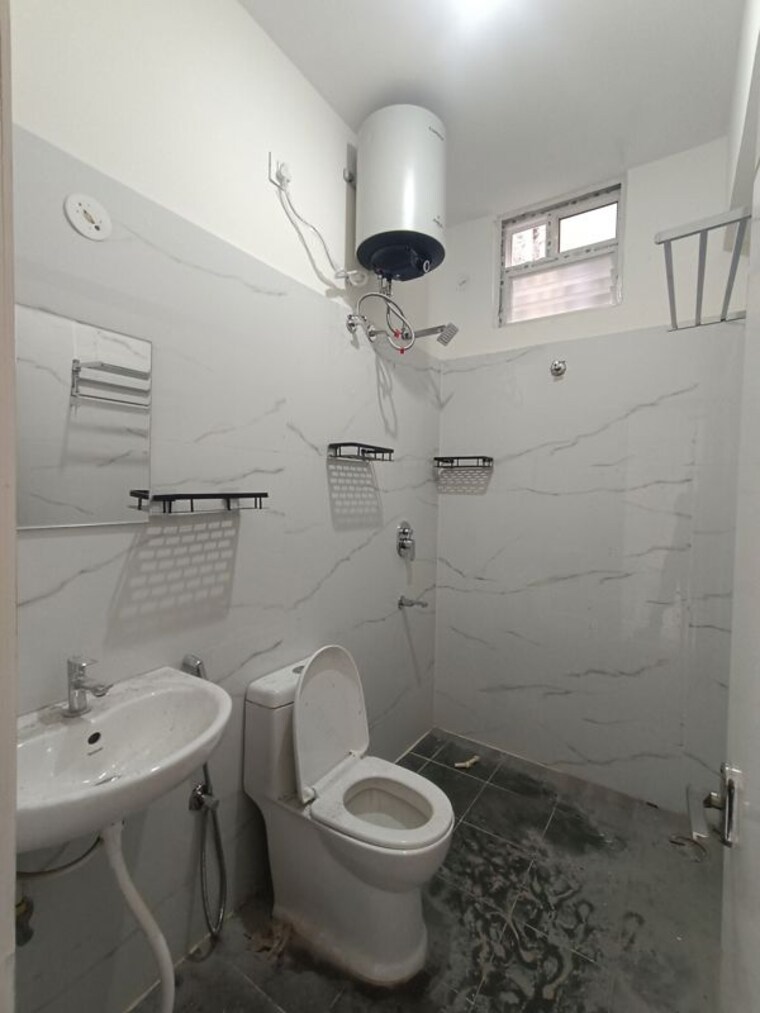 Bathroom, hal layout 3 Bedroom 2100 Sq.Ft. Builder Floor In Hal Layout Bangalore 10611615