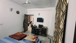 Team Area in 1 BHK Apartment at Mehrauli – for Rent
